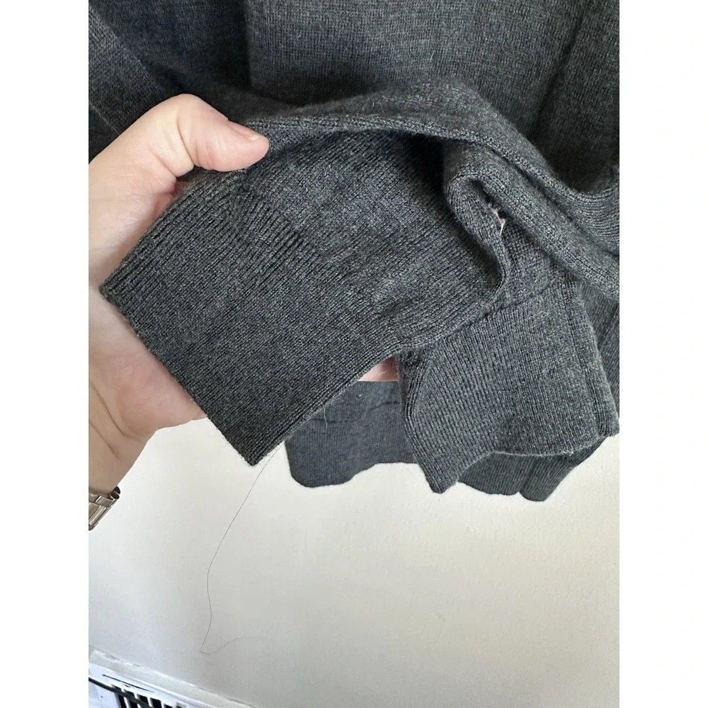 Banana Republic 100% Merino Wool Crew Neck Sweater Mens Charcoal Grey Knit LARGE